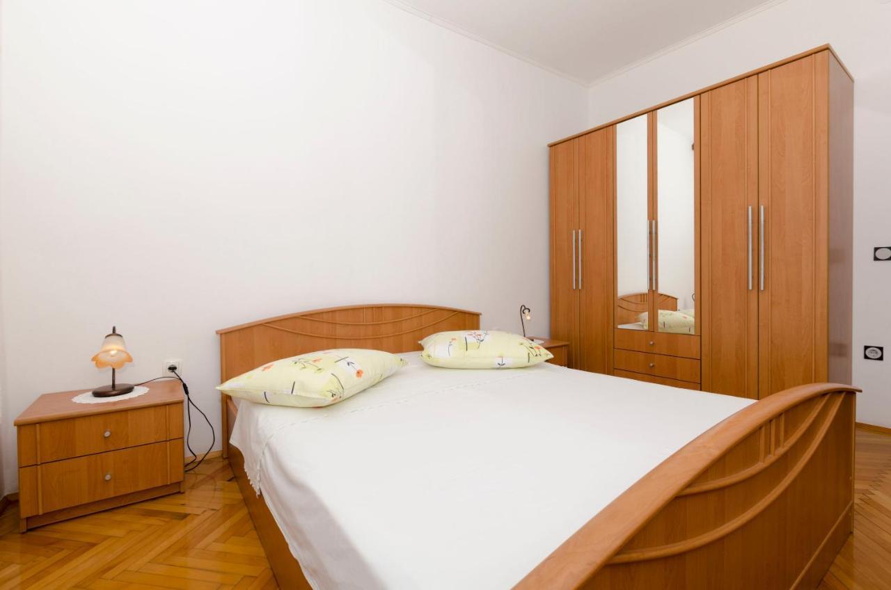 Apartment Eva P. Primosten Bagian luar foto