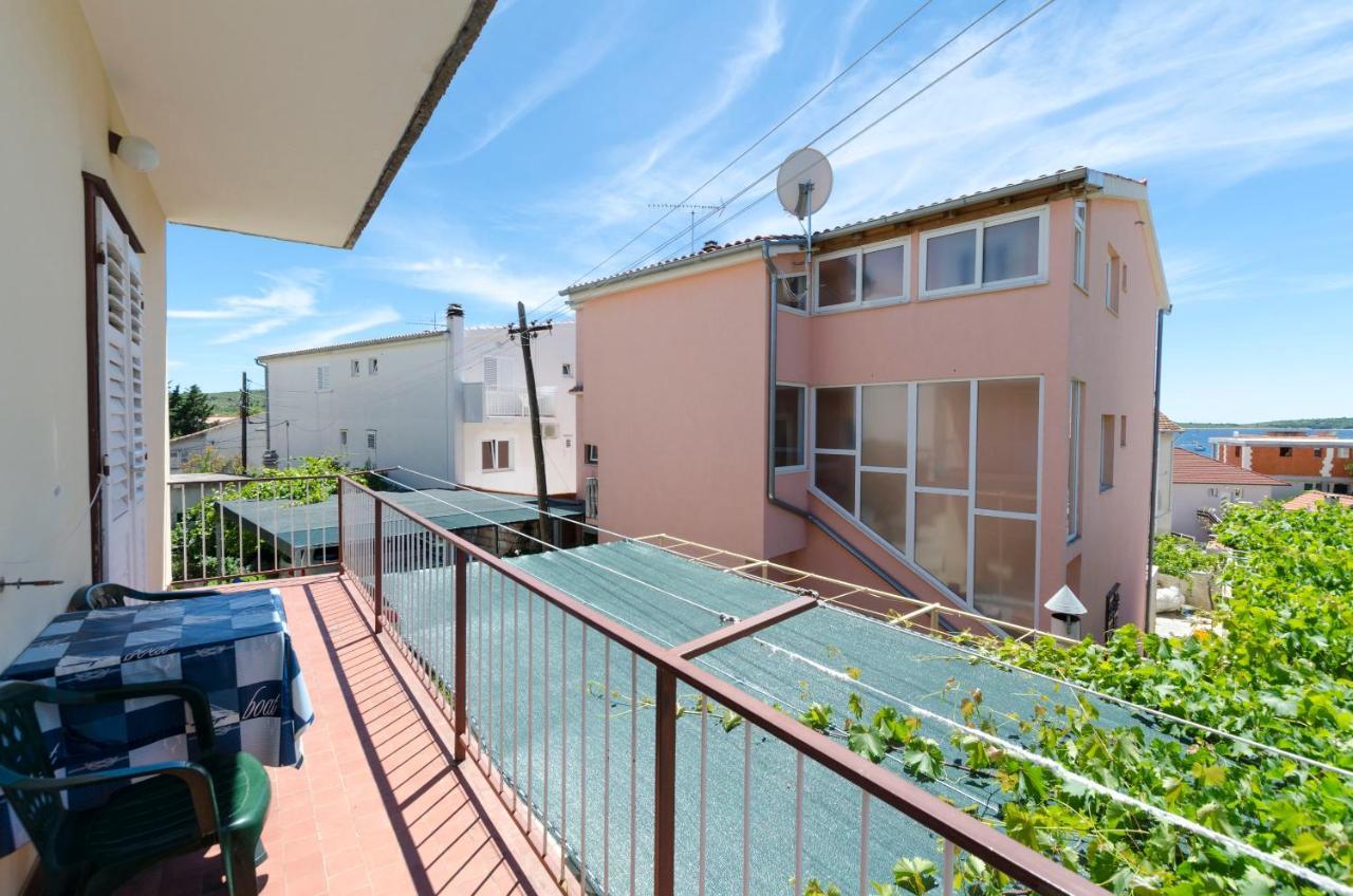 Apartment Eva P. Primosten Bagian luar foto