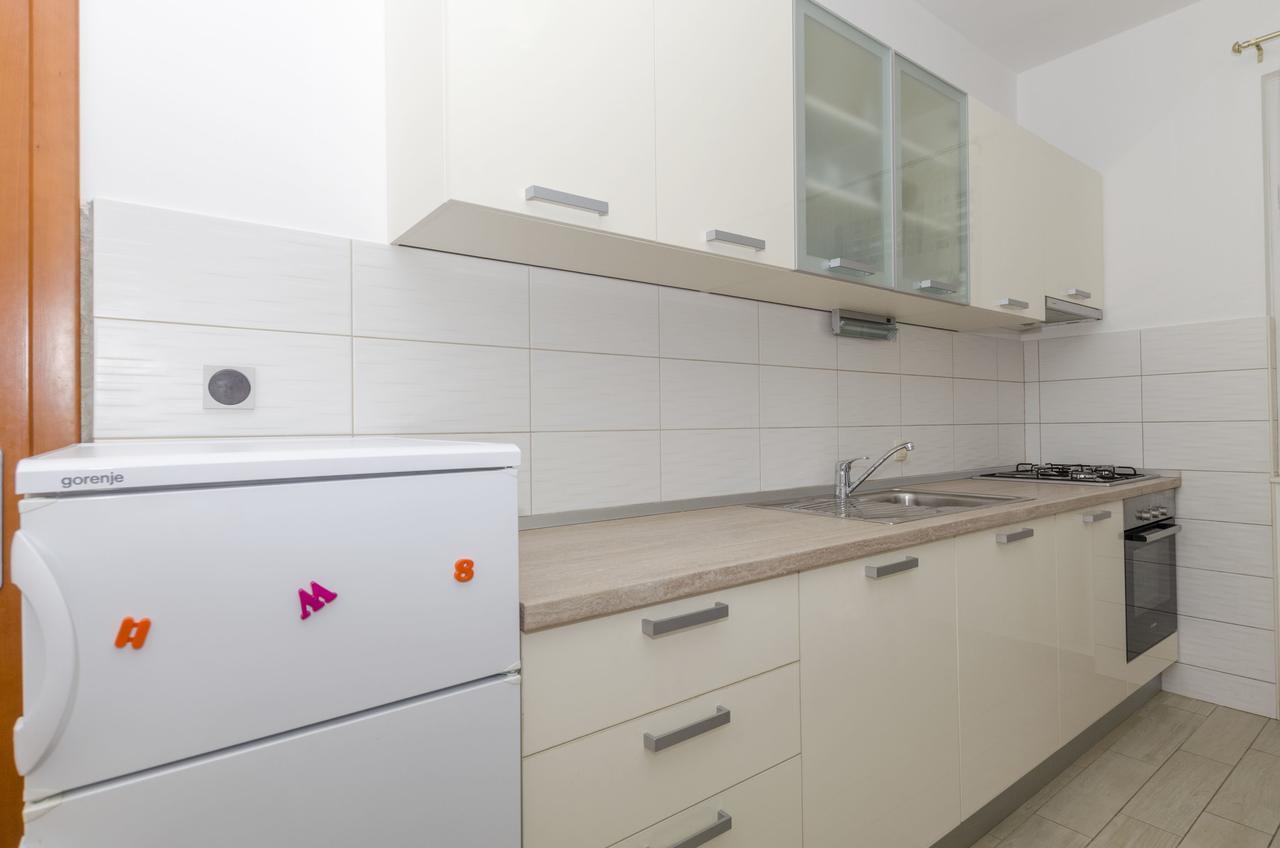 Apartment Eva P. Primosten Bagian luar foto